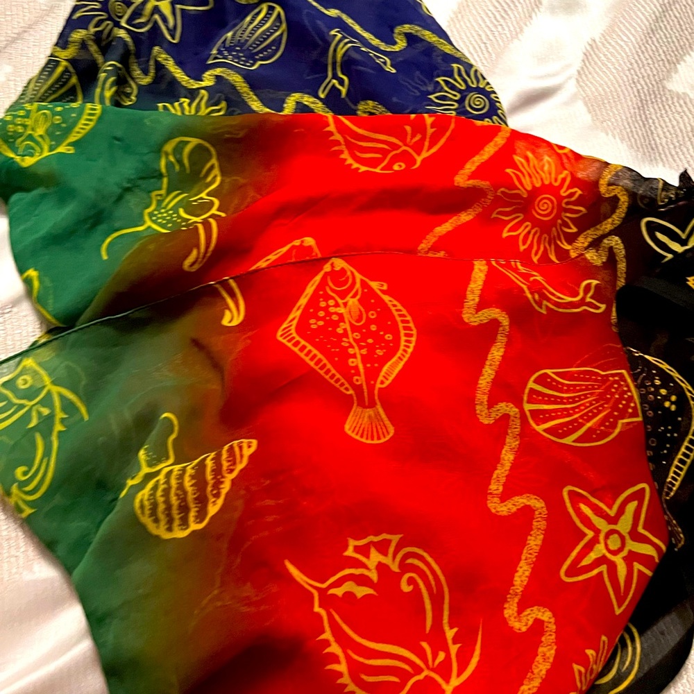 Multicolor swimsuit cover up